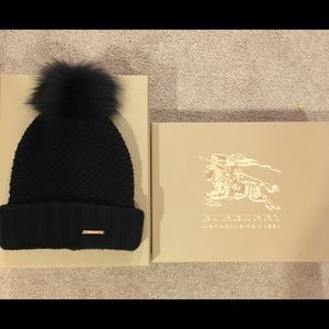 BURBERRY Wool and Cashmere black knit hat